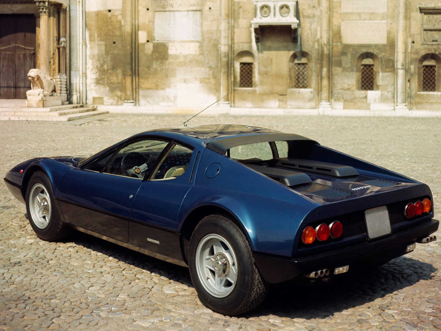 365 GT4 BB – BB512 et Ferrari inventa la Supercar