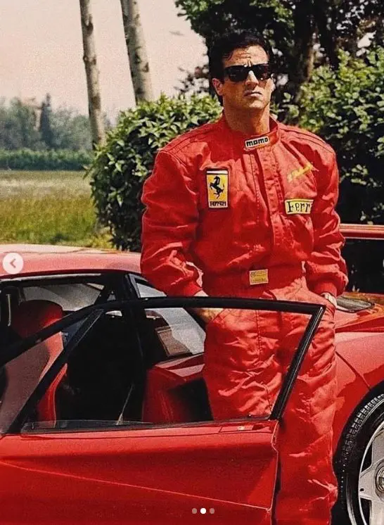 Sylvester Stallone with the F40 at the Ferrari factory in Maranello, 1990. Crédit @nerosgarage, Instagram @DR
