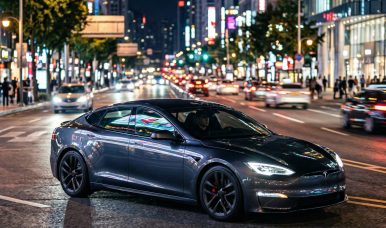 Une Tesla est-elle rentable ? Assurance entretien et budget